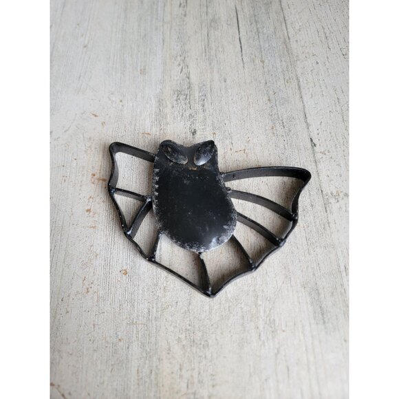 Metal‎ mini black bat dish hanging Halloween home decor figure vintage - Picture 1 of 6
